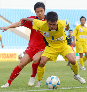 Thể Công gặp khó, SLNA méo mặt